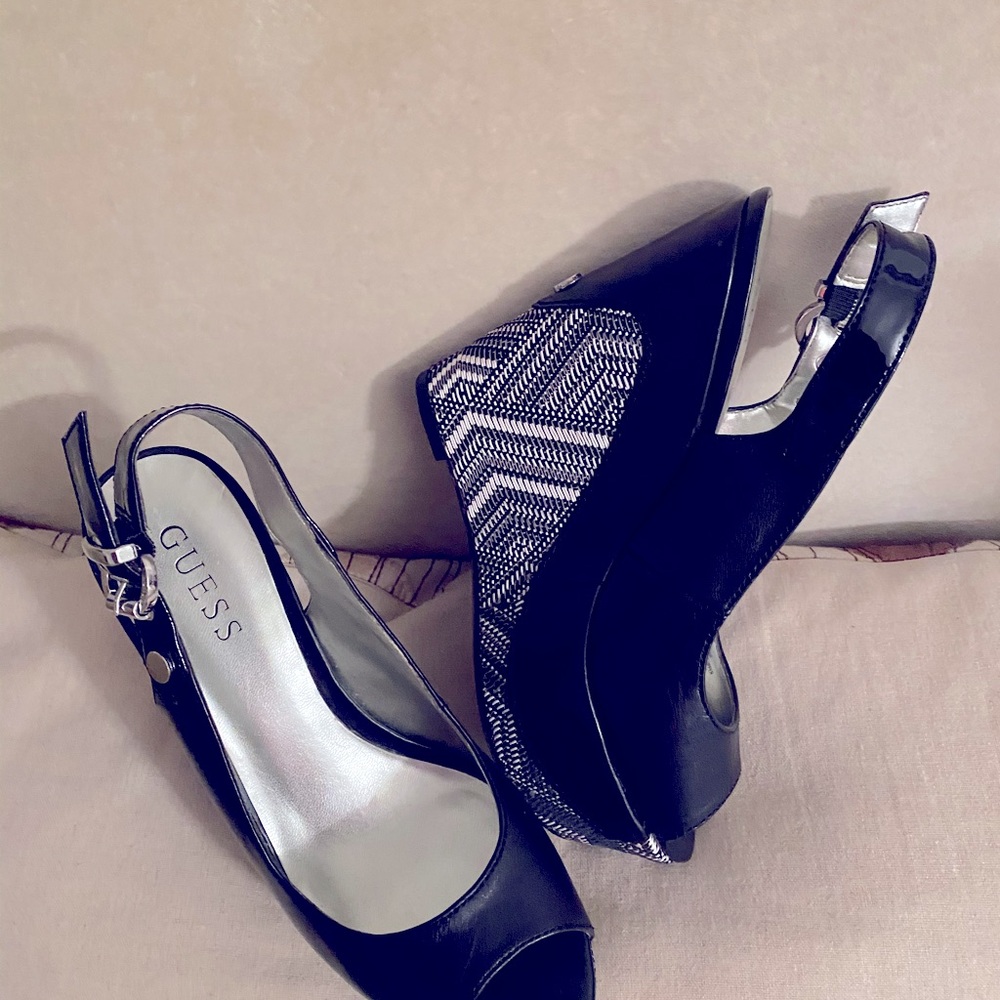 Guess leather black and white print wedges